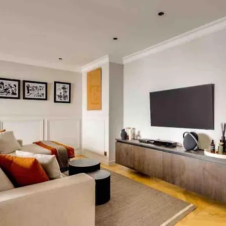 Moderne - Passy 16eme Arrondissement Daire