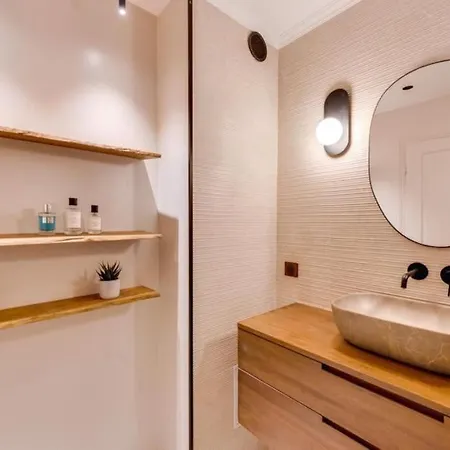 Moderne - Passy 16eme Arrondissement Daire