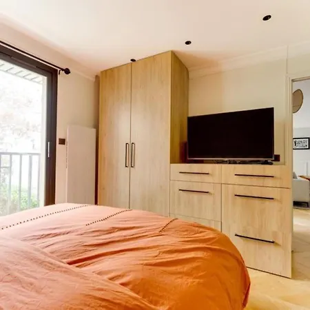 Moderne - Passy 16eme Arrondissement *