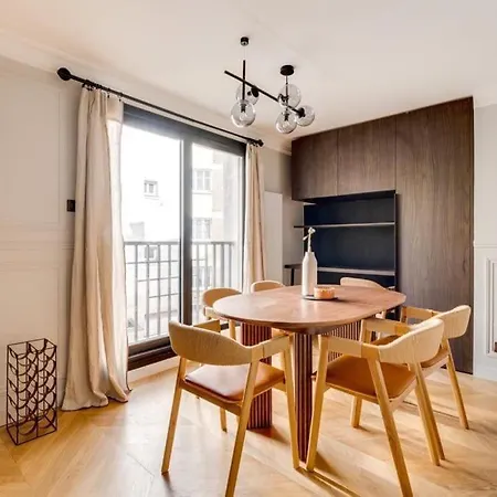 Moderne - Passy 16eme Arrondissement * Paris
